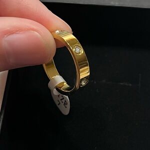 Size 7 gold tone ring